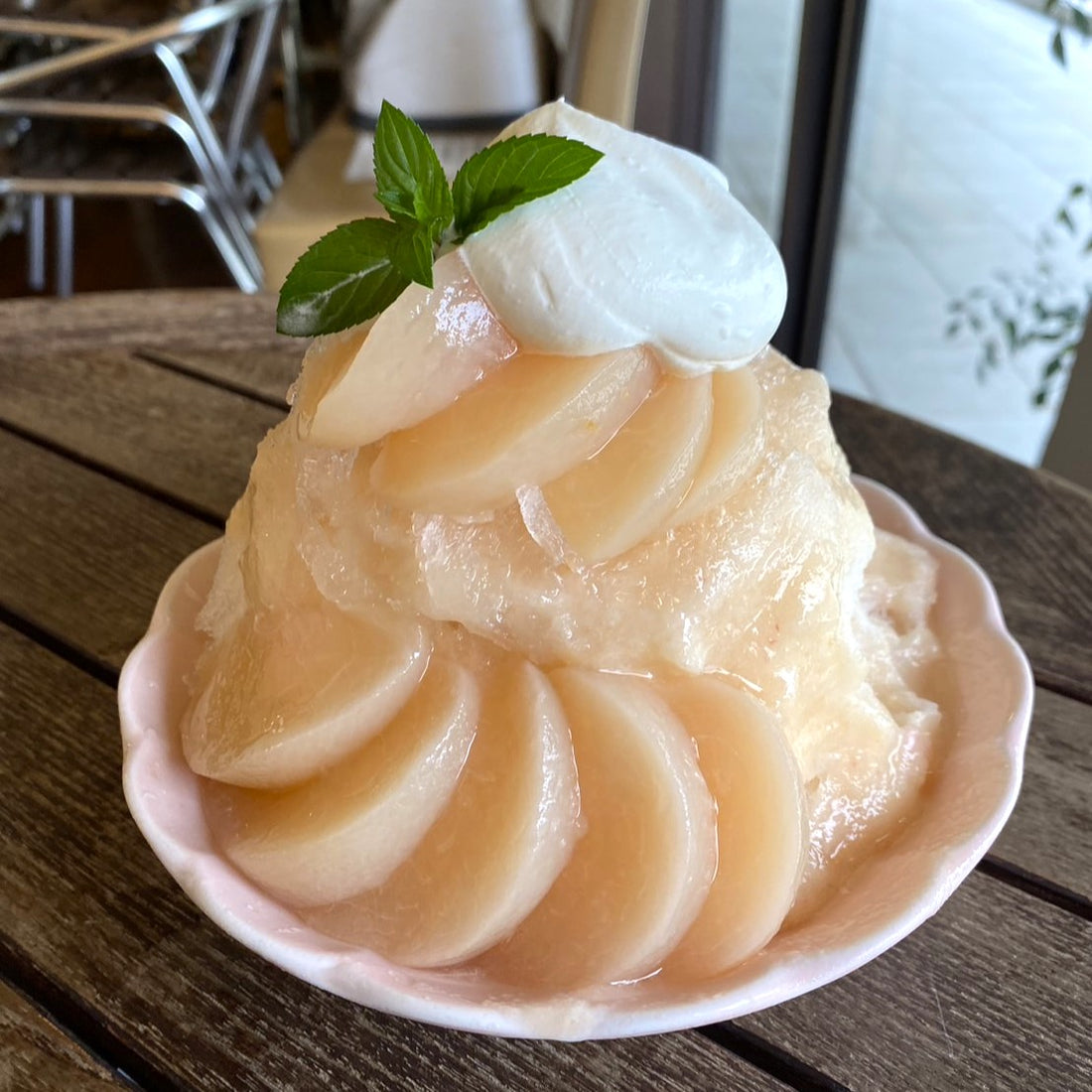 かき氷に新作の桃が追加しました